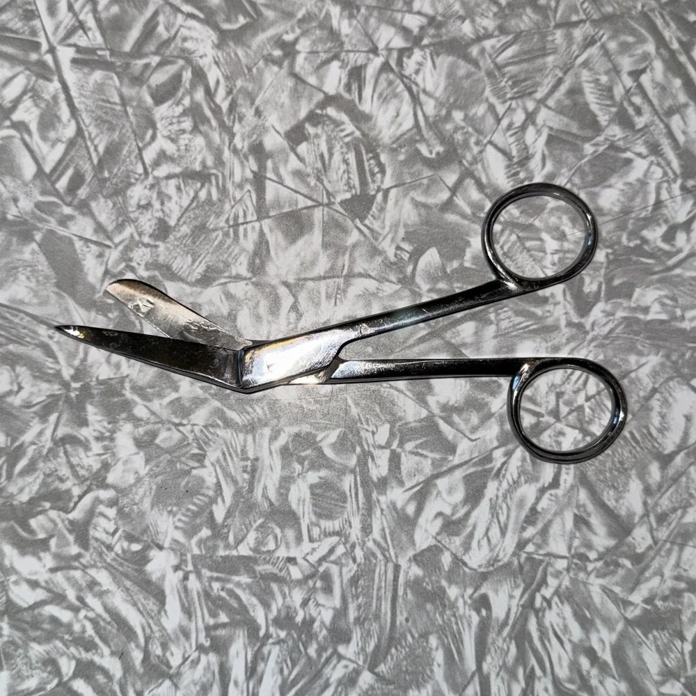 Stainless Steel Medical Bandage Scissors Pakistan 6 inch Vintage
